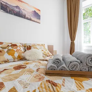  Апартаменты Charmantes Altbau-Apartment Nahe Donaukanal Zentrumsnah Mit Kueche & Wlan